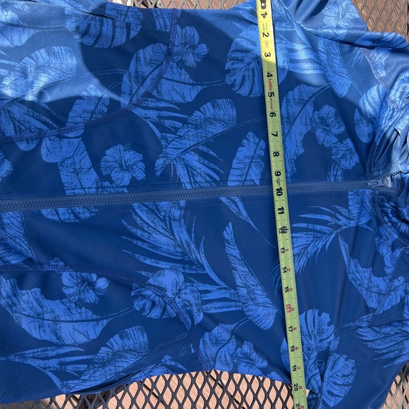 Avalanche lightweight Zip-up Woman’s Hoidie-Tropical print. Size L - Picture 6 of 9